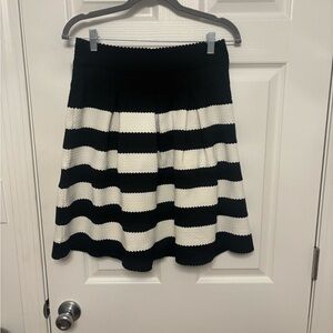 Ann Taylor Black and White Striped A-Line Skirt. Size 8